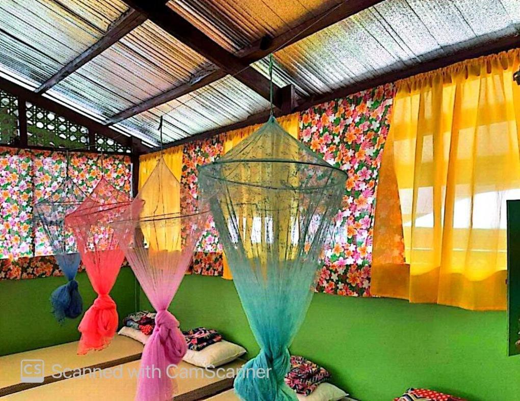 Roca'S Homestay Backpackers Chalet Batuan Eksteriør billede